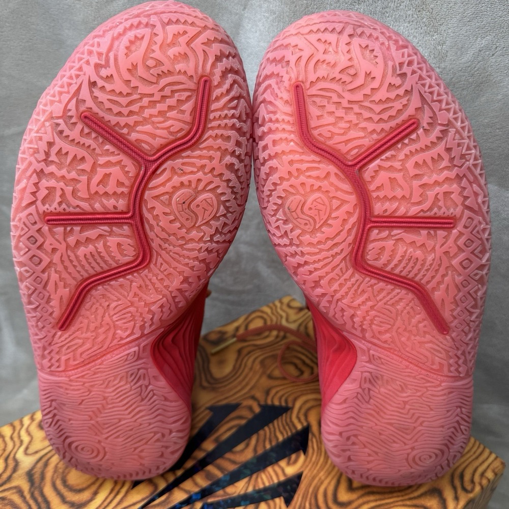 ANTA KAI 2 KYRIE IRVING Size 11 Mothers Day Red Authentic OG Sneaker Room Box - Picture 8 of 11